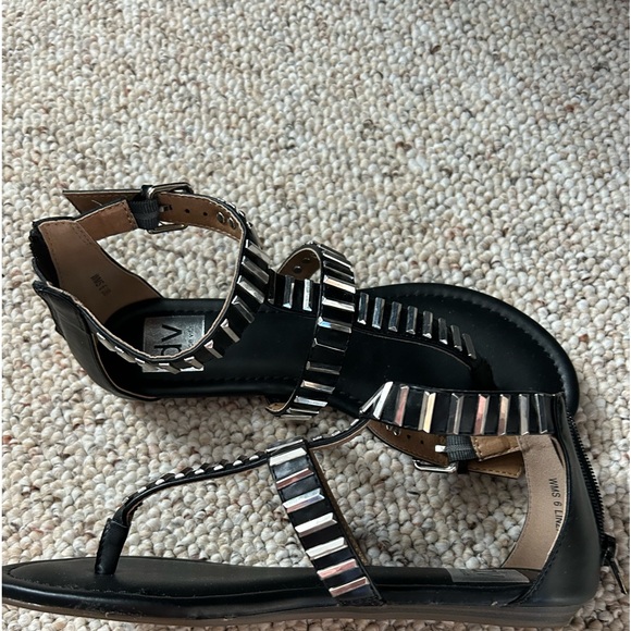 Sandals - Picture 2 of 4